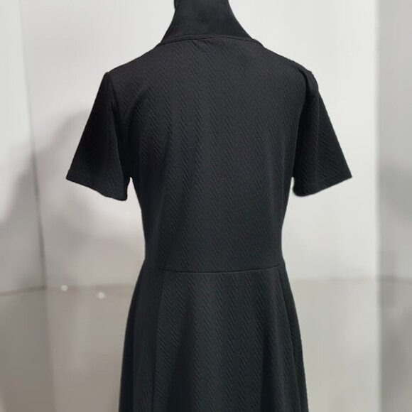 Magic Black Textured Short Sleeve Fit/Flare Midi Dress Women's Size Large - Picture 6 of 10